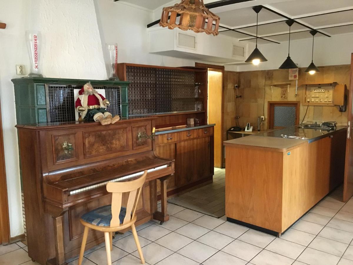 Kreuz! Einfach. Guenstig. Schlafen. Bed and Breakfast Ulm Eksteriør billede