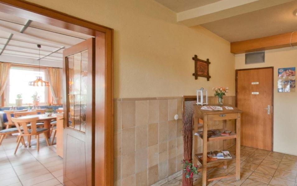 Kreuz! Einfach. Guenstig. Schlafen. Bed and Breakfast Ulm Eksteriør billede