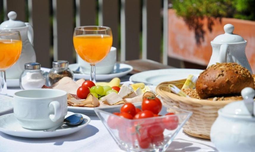 Kreuz! Einfach. Guenstig. Schlafen. Bed and Breakfast Ulm Eksteriør billede